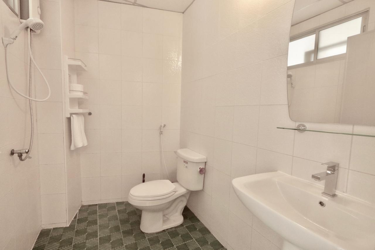 C&C Residence Bistro Restaurant パッタヤー エクステリア 写真