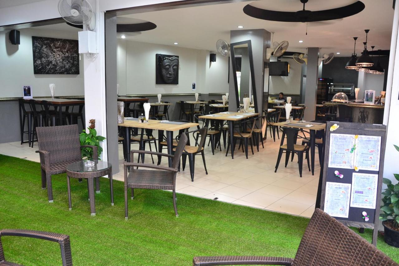 C&C Residence Bistro Restaurant パッタヤー エクステリア 写真